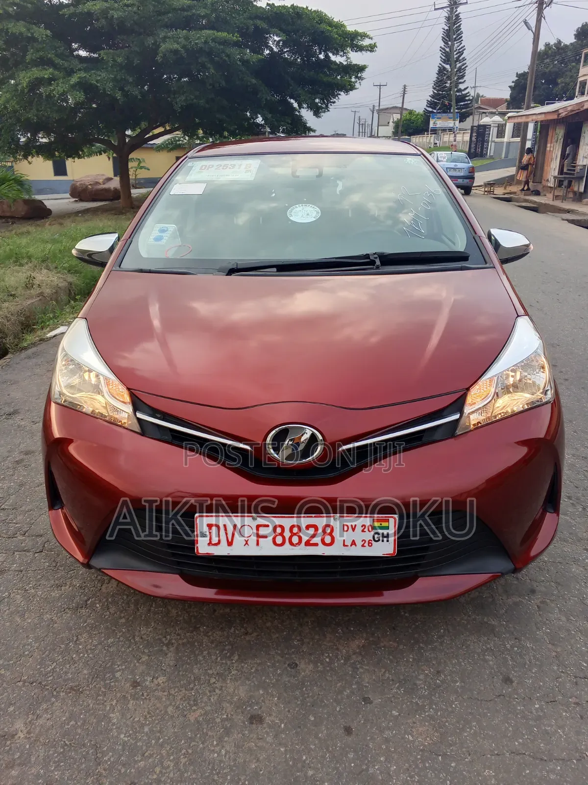 Toyota Vitz 2015 Maroon