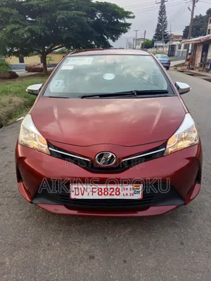 Toyota Vitz 2015 Maroon