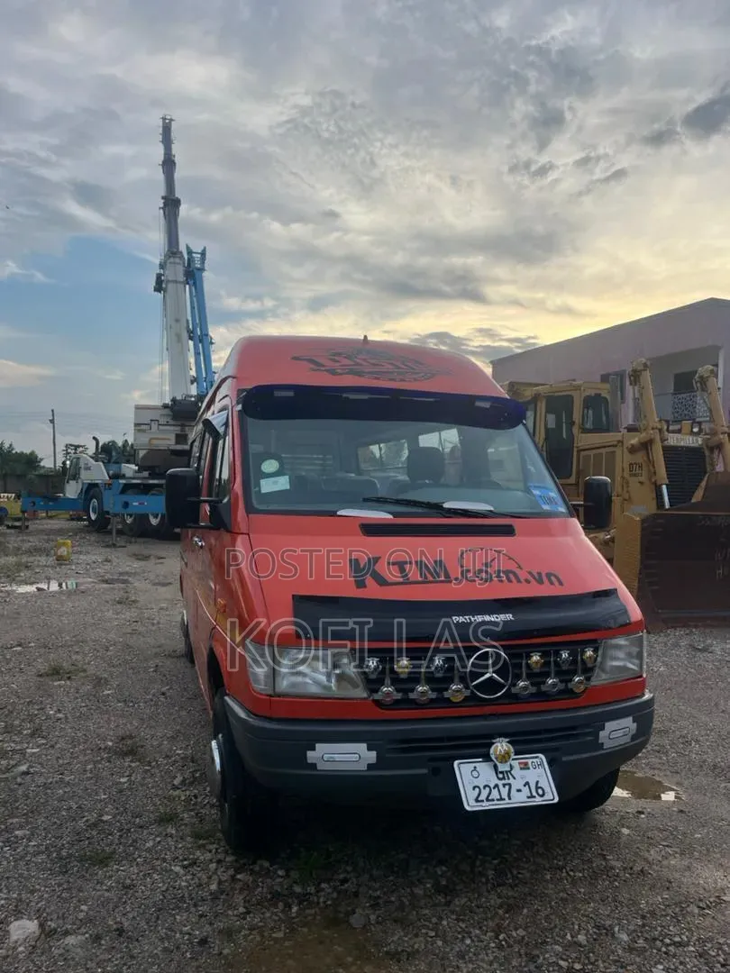 Mercedes-Benz Sprinter 2009 Orange