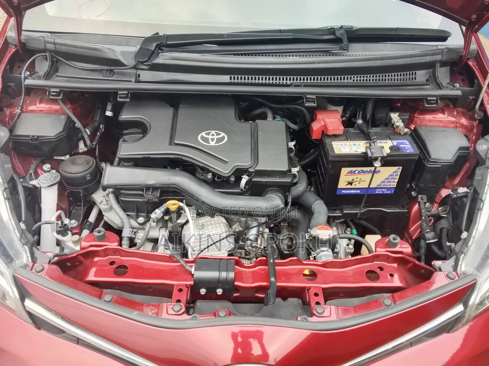 Toyota Vitz 2015 Maroon