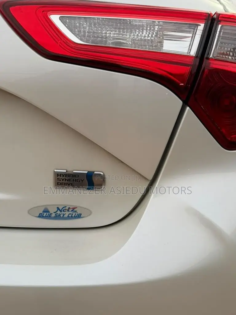 Toyota Vitz 1.5 FWD Hybrid 5dr 2017 Pearl