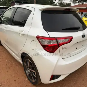 Toyota Vitz 1.5 FWD Hybrid 5dr 2017 Pearl