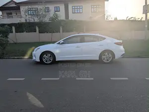 Hyundai Elantra Limited 2020 White