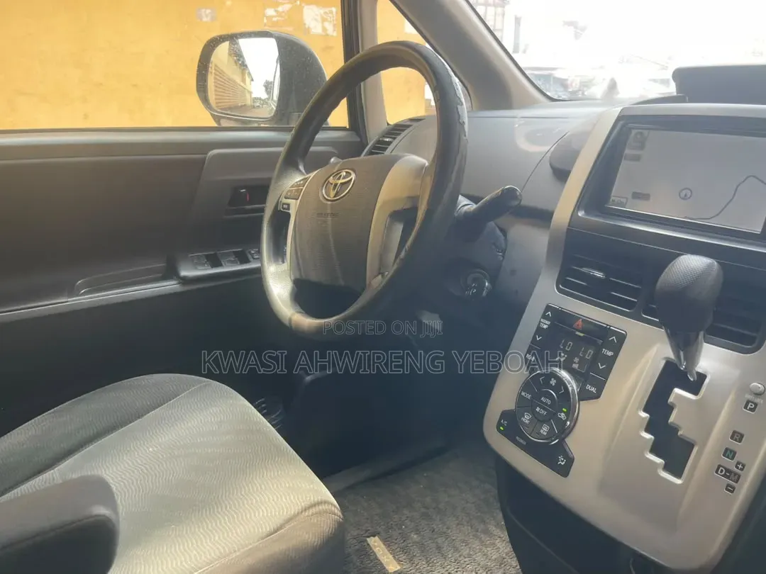 Toyota Voxy 2013 Black