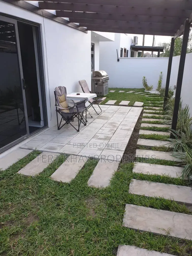 4bdrm House in Lagos Avenue, American House for sale