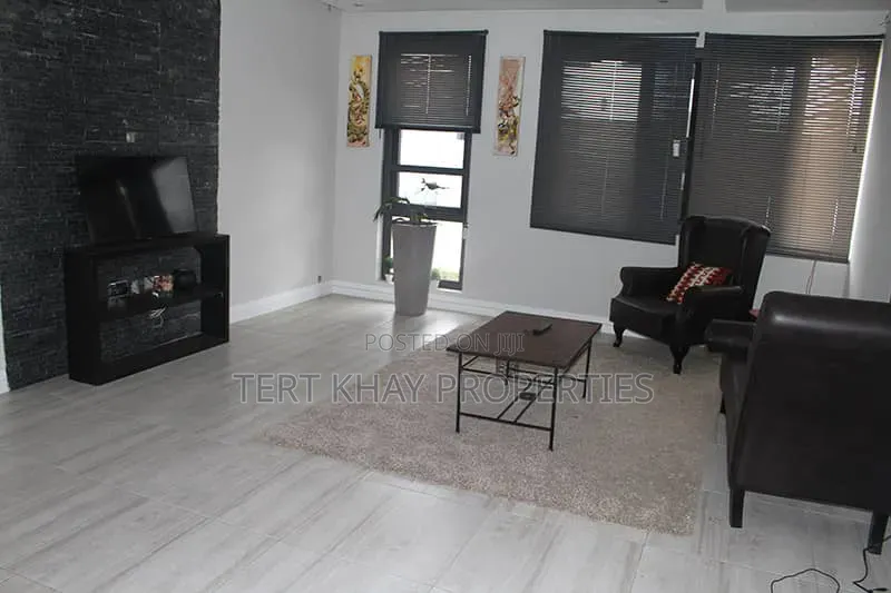 4bdrm House in Lagos Avenue, American House for sale