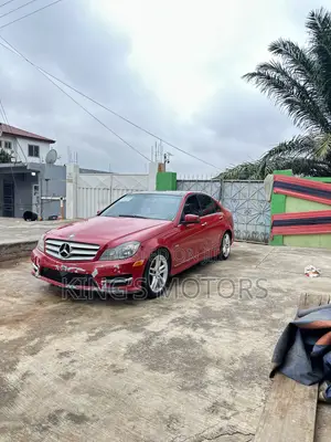 Mercedes-Benz C250 2012 Red