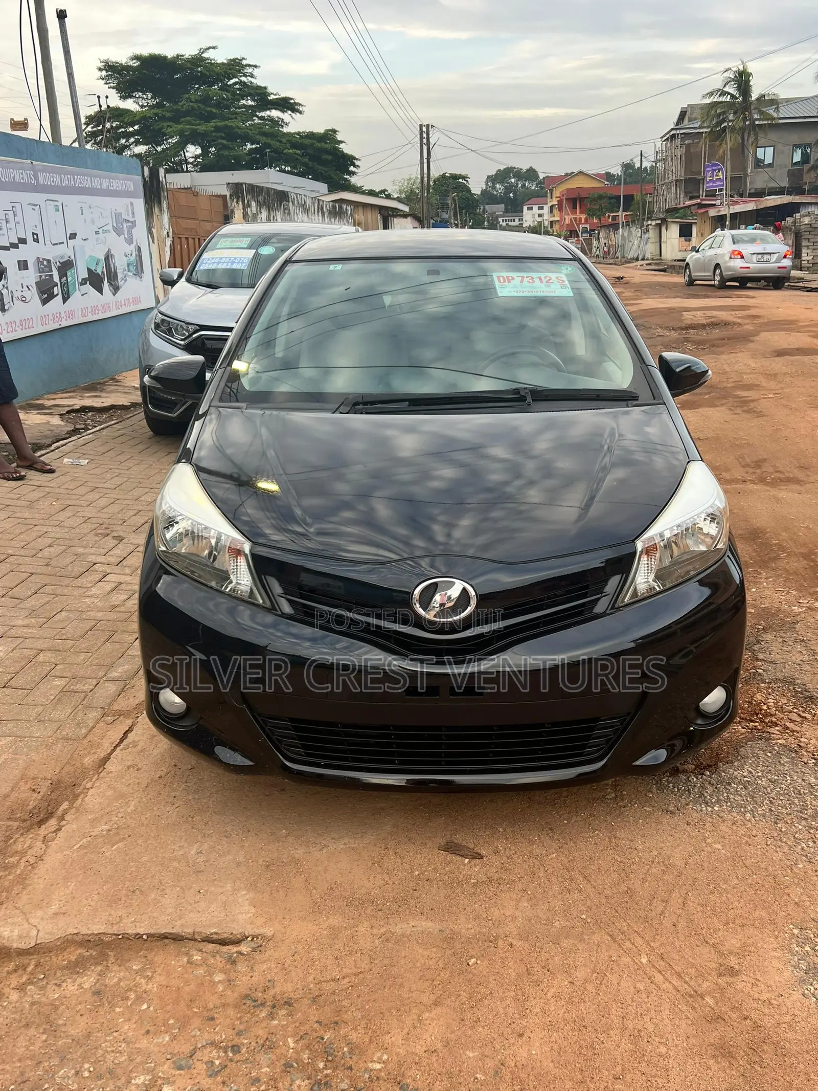 Toyota Vitz 1.3 AWD 5dr 2015 Black
