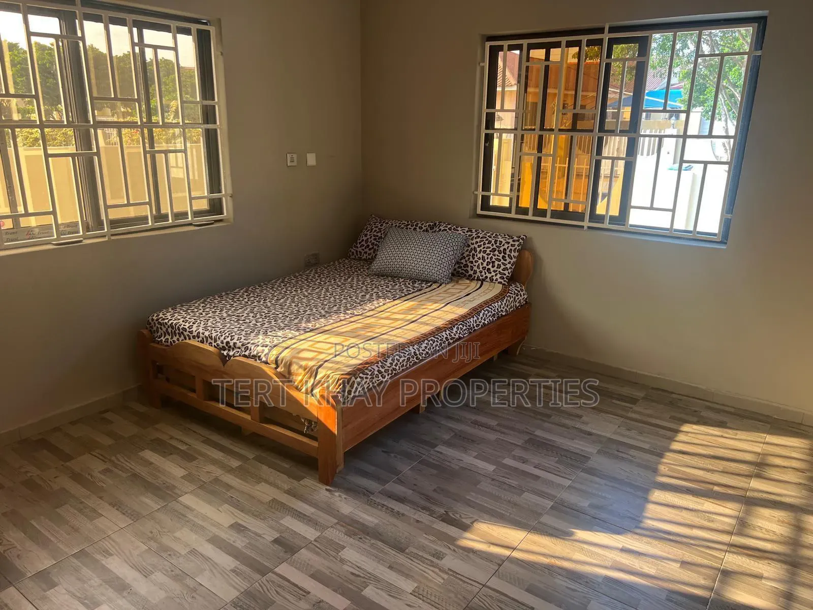 Furnished 3bdrm House in Çom. 25, Community 25 for sale