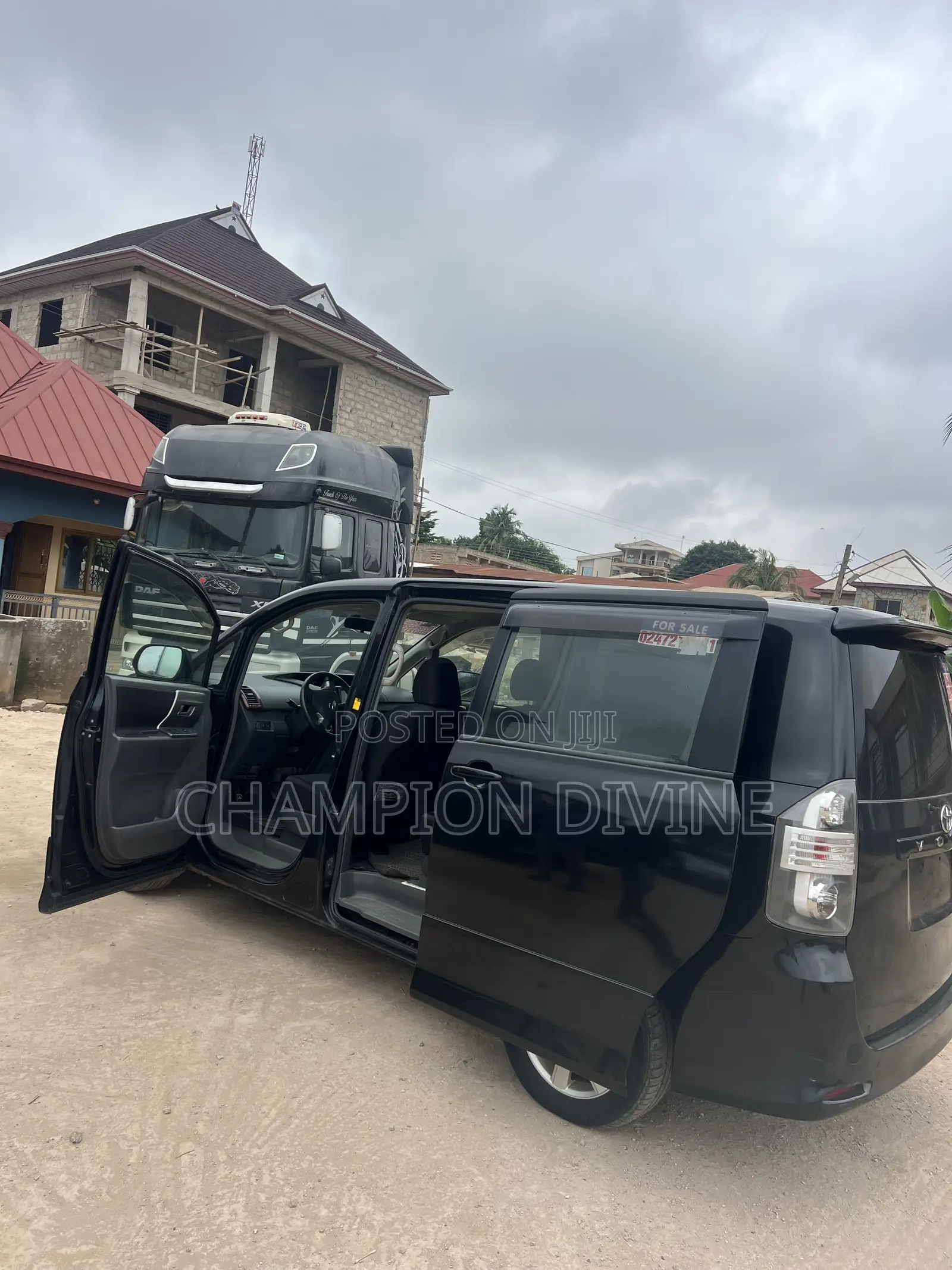 Toyota Voxy 2010 Black