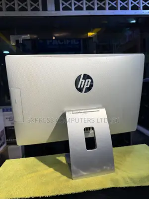 Desktop Computer HP Pavilion 24 8GB Intel Core i5 HDD 1T