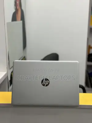 Laptop HP 15-dy1031wm 8GB Intel Core i3 SSD 256GB