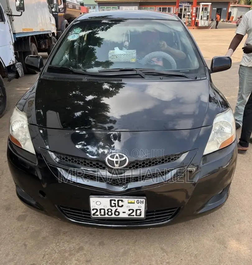 Toyota Yaris 2012 Black