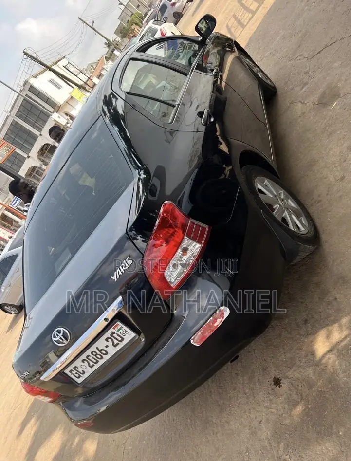 Toyota Yaris 2012 Black