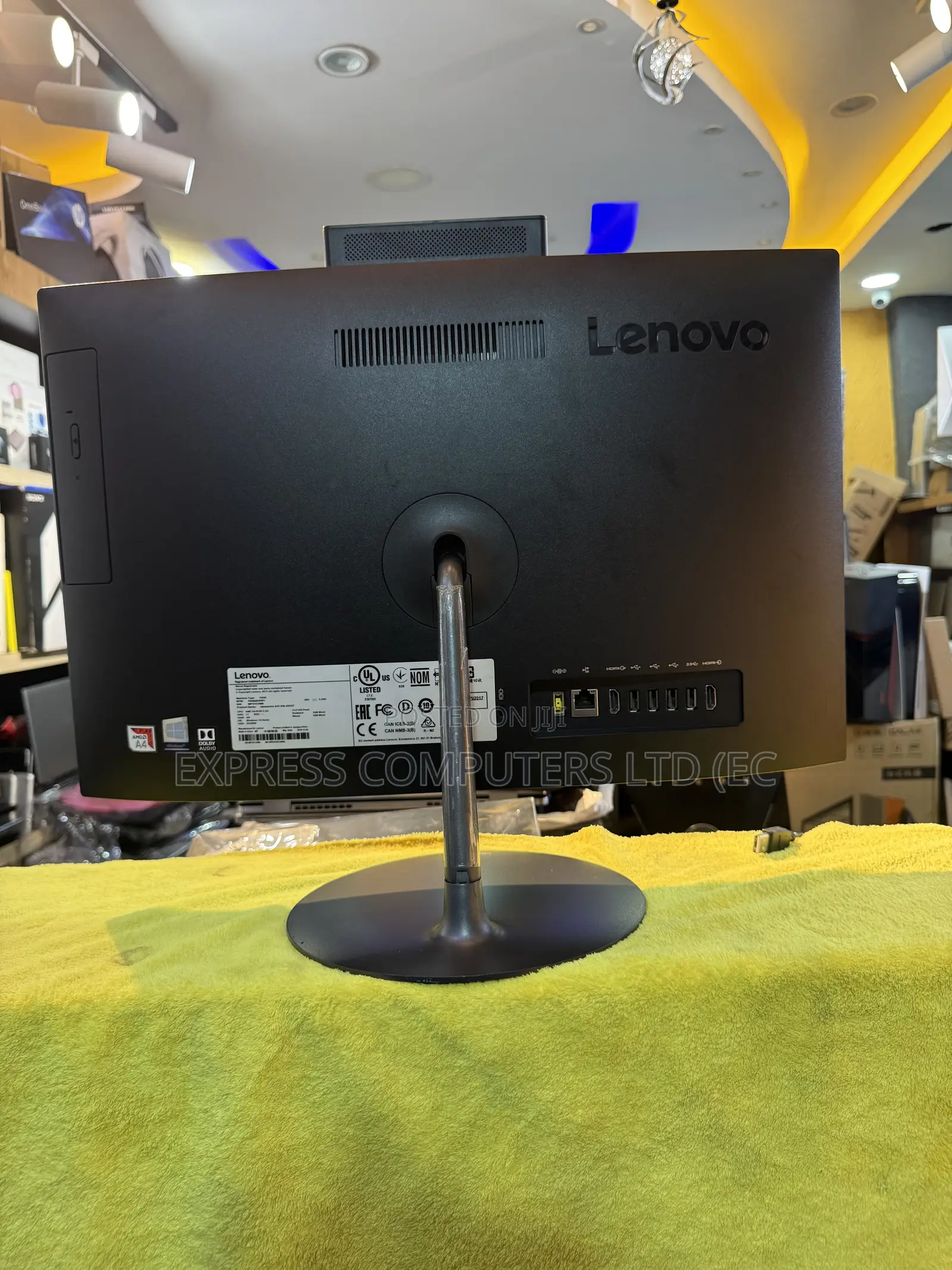 Desktop Computer Lenovo ideacentre AIO 520 8GB AMD A4 SSD 256GB