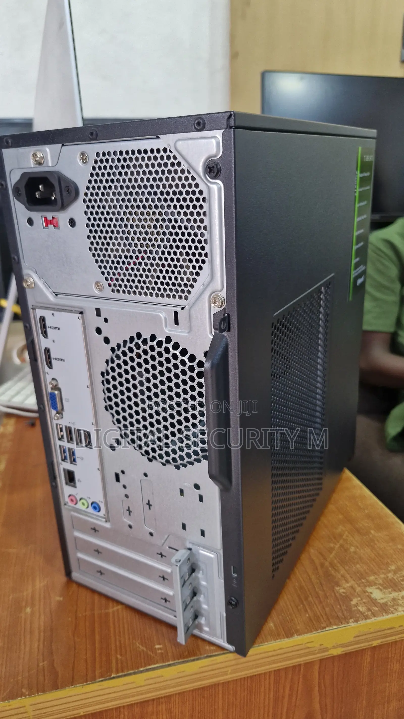 Desktop Computer Acer Aspire TC-780 8GB Intel Core i5 SSD 256GB