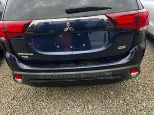 Mitsubishi Outlander 2020 Blue