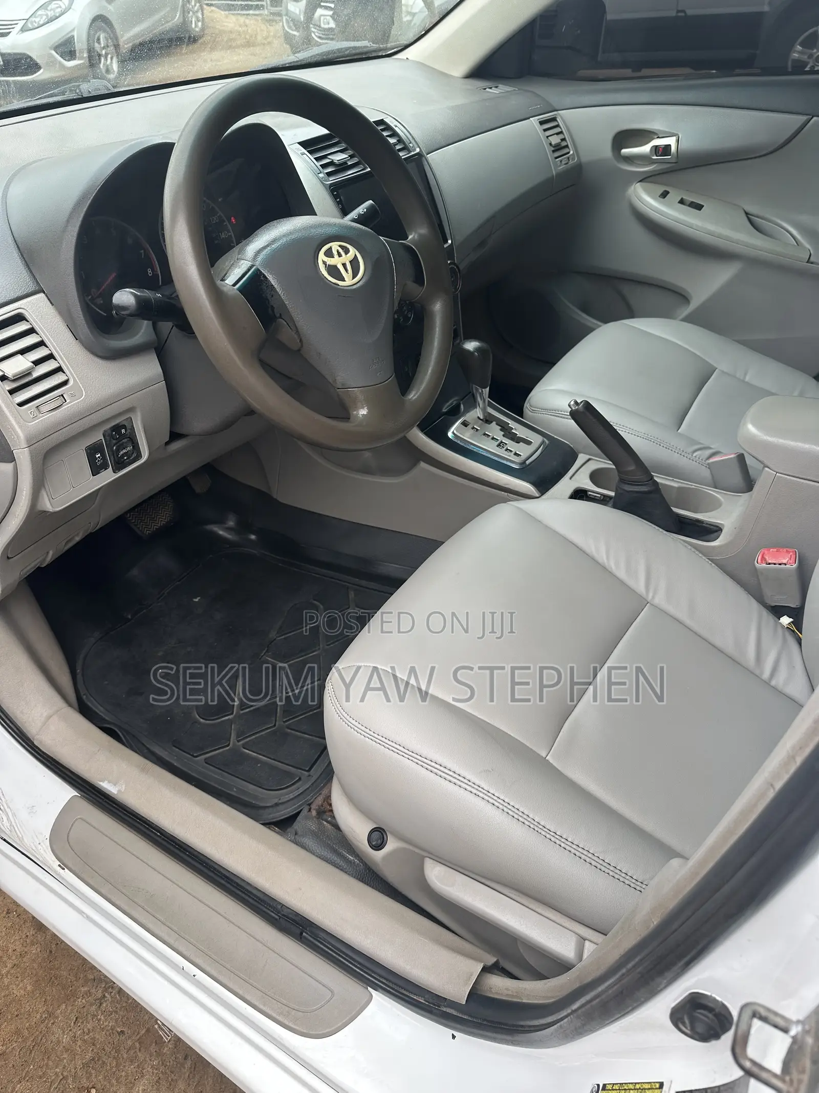 Toyota Corolla 2010 White