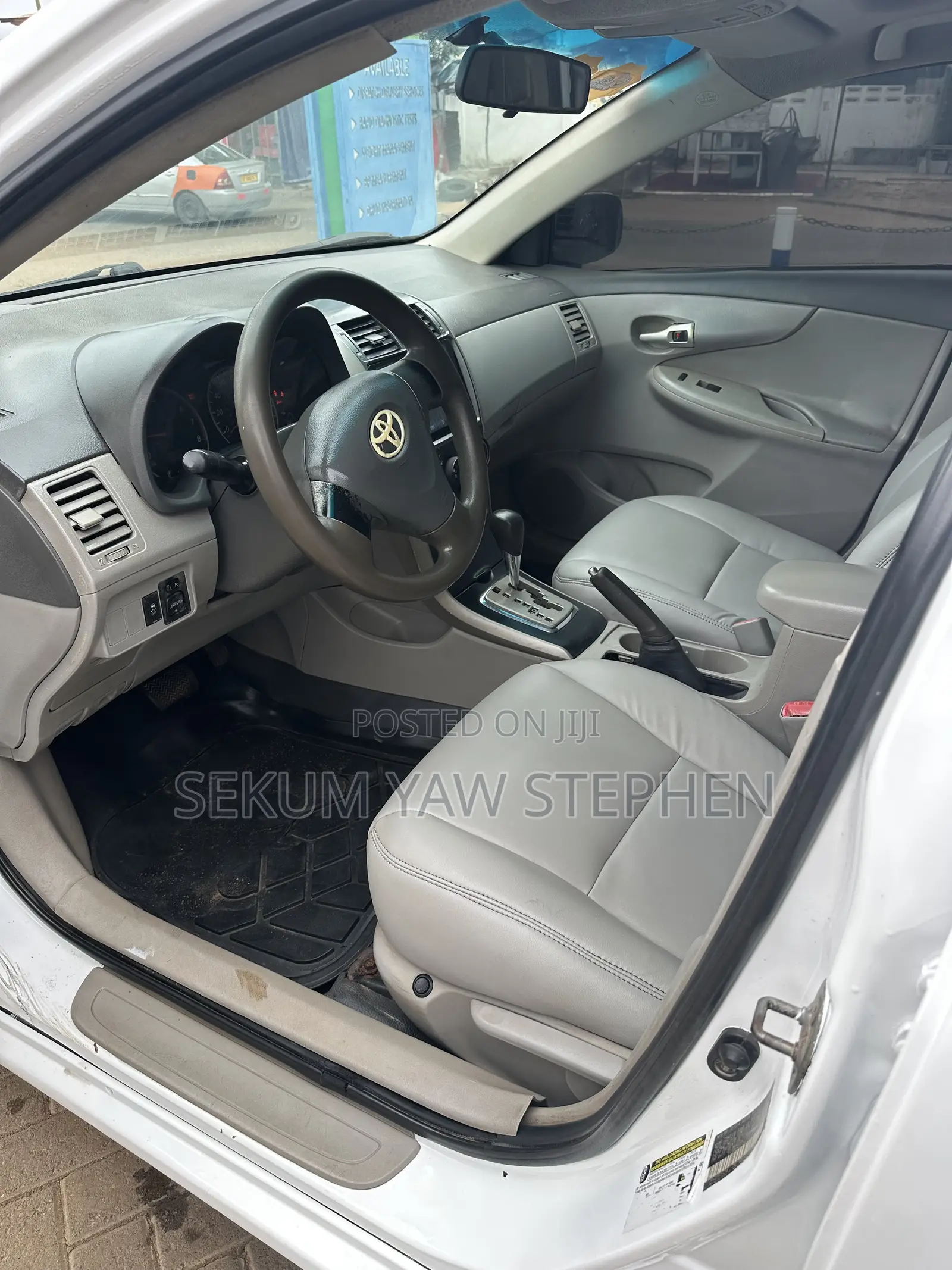 Toyota Corolla 2010 White