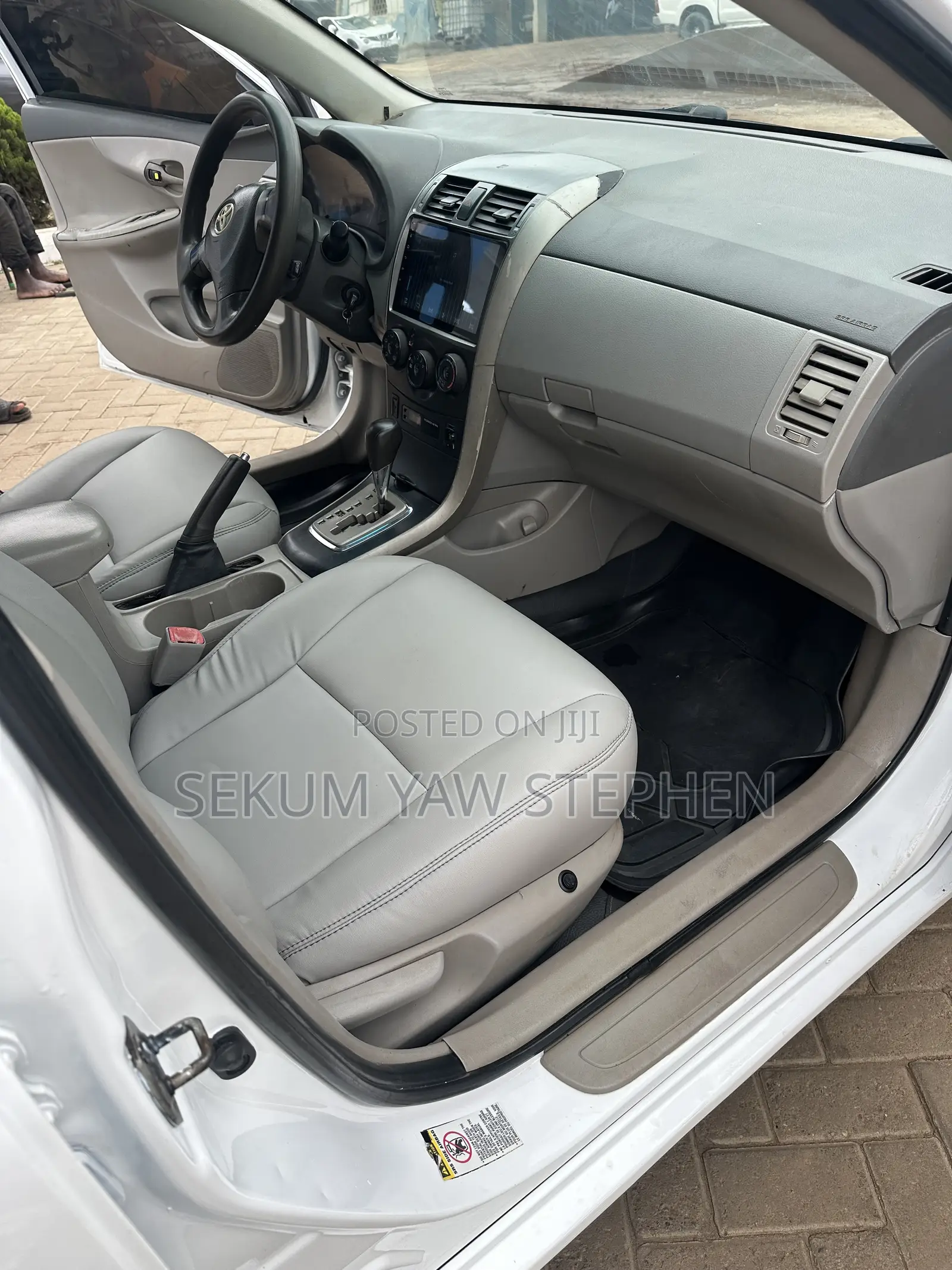 Toyota Corolla 2010 White
