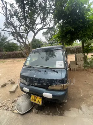 Hyundai H1 2002 Green