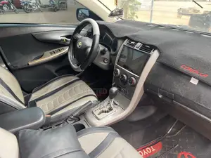Toyota Corolla S 5-Speed 2013 Gray