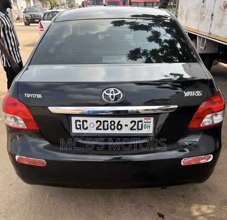Toyota Yaris 2011 Black