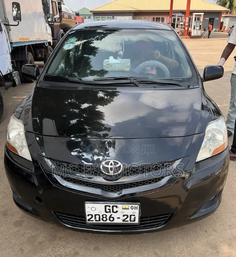 Toyota Yaris 2011 Black
