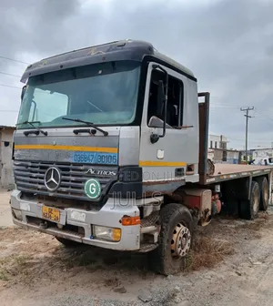 Mercedes Bent Flat Bed Truck