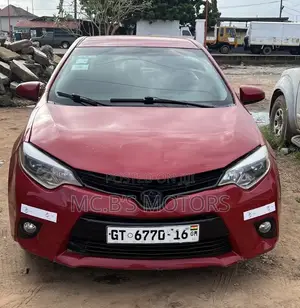 Toyota Corolla 2015 Red