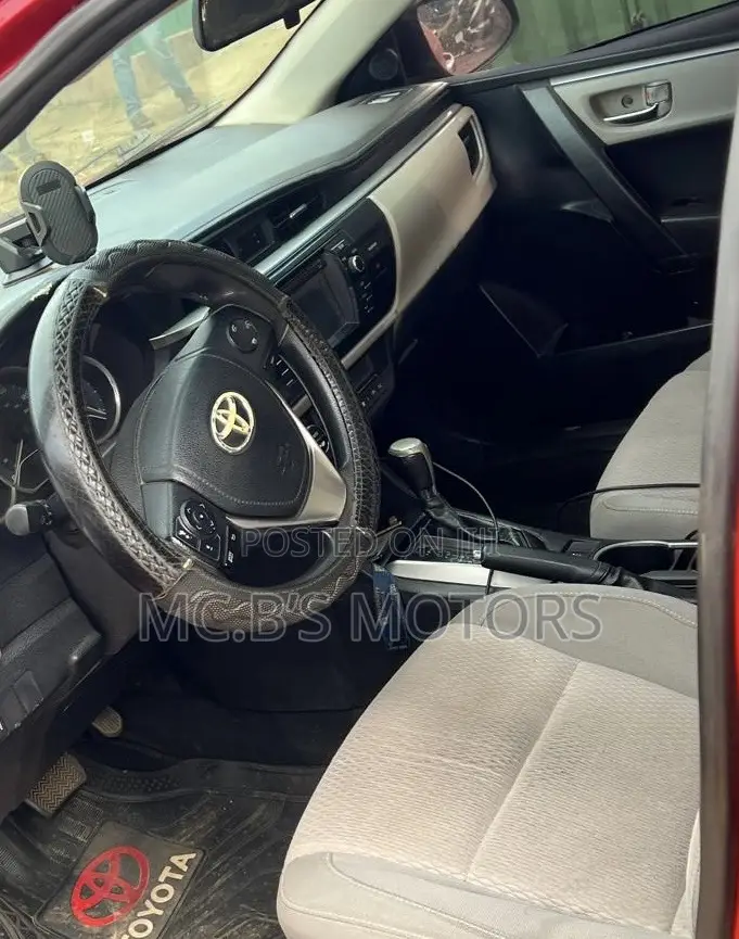 Toyota Corolla 2015 Red