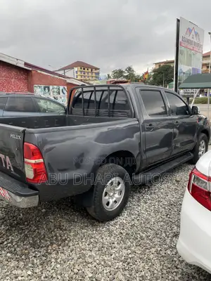 Toyota Hilux 3.0 D-4D 4x4 2015 Gray