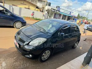 Toyota Vitz 2010 Black