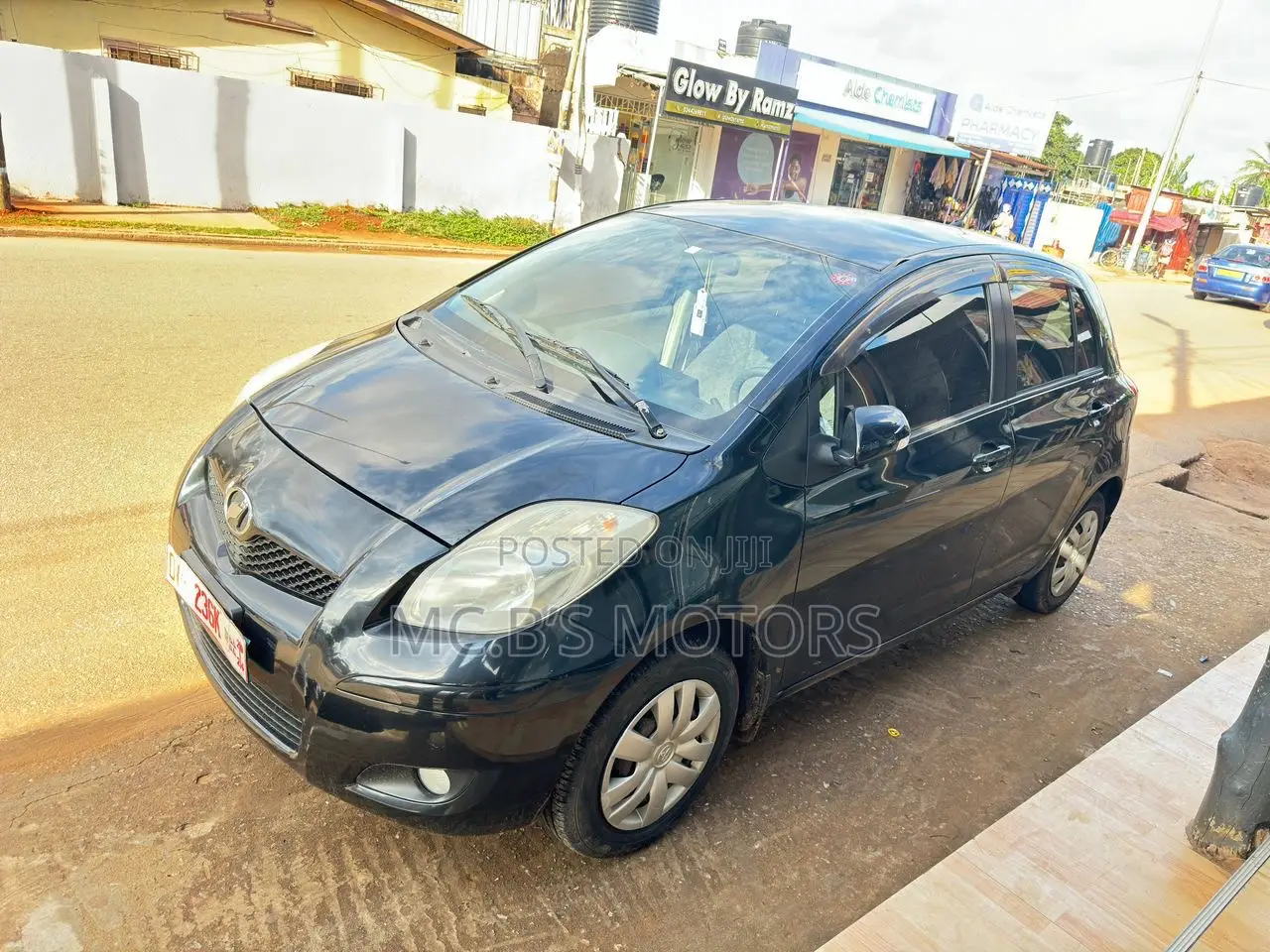 Toyota Vitz 2010 Black