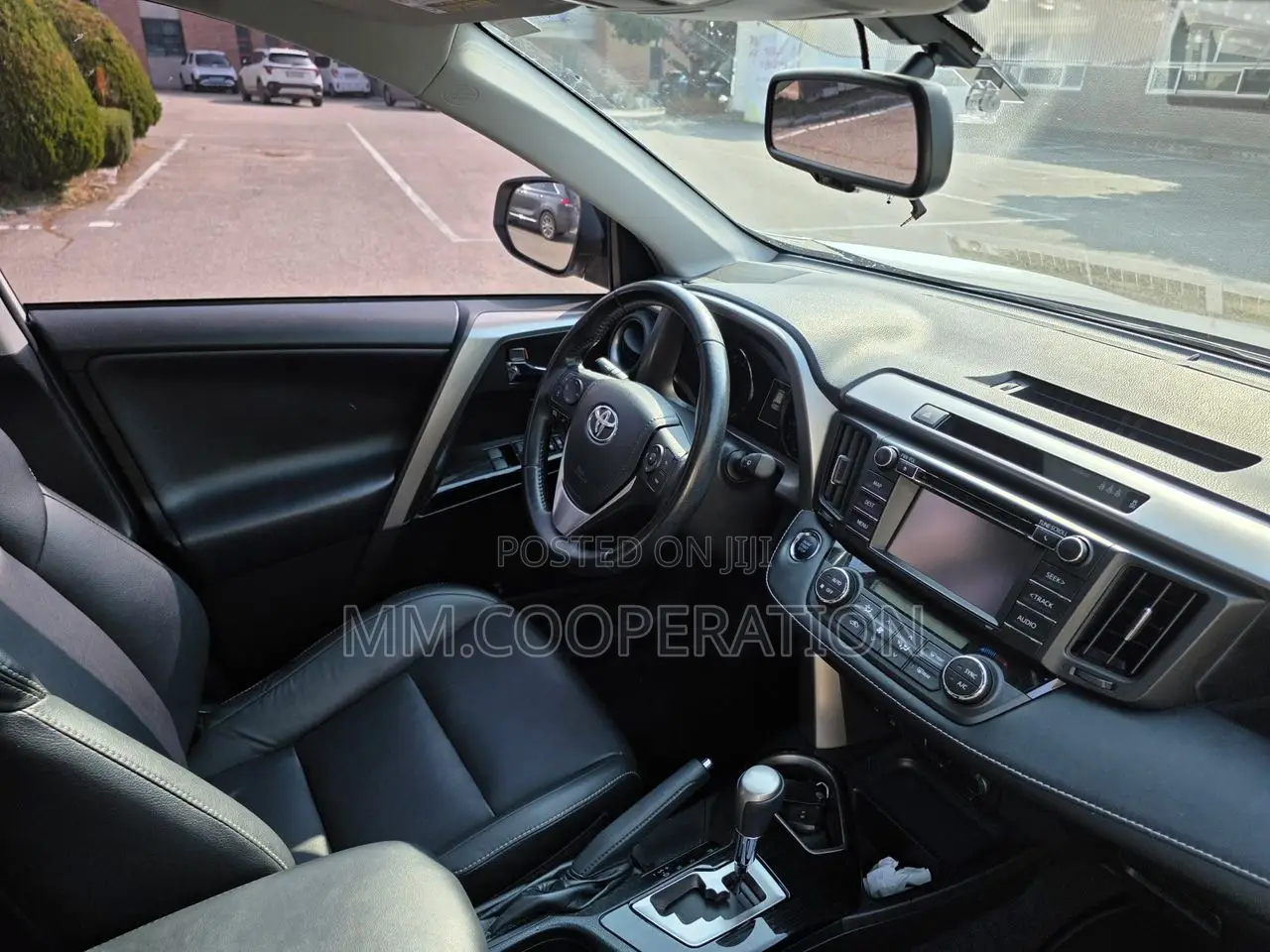 Toyota RAV4 XLE AWD (2.5L 4cyl 6A) 2017 White