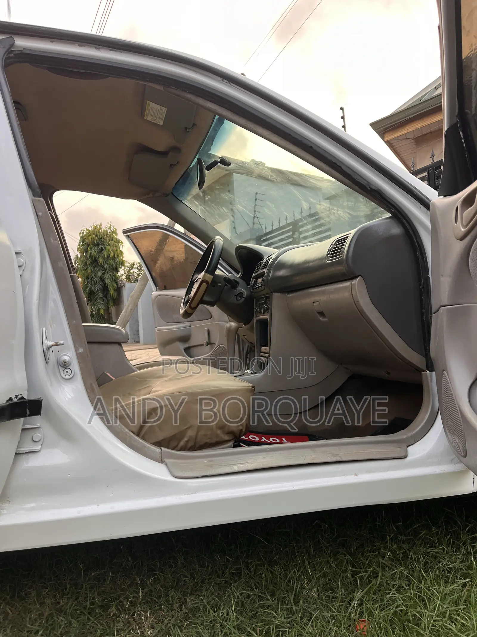 Toyota Corolla 2002 White