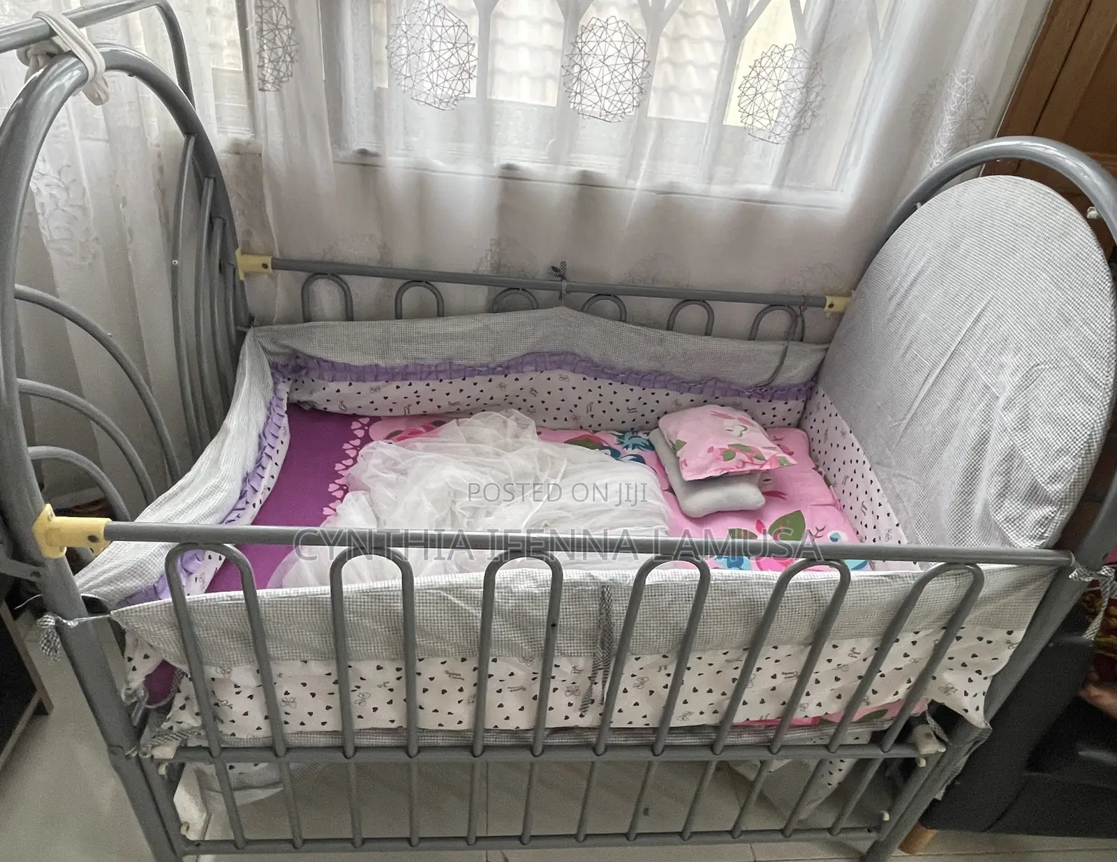 Durable Metal Baby Crib / Cot With Complete Bedding Set