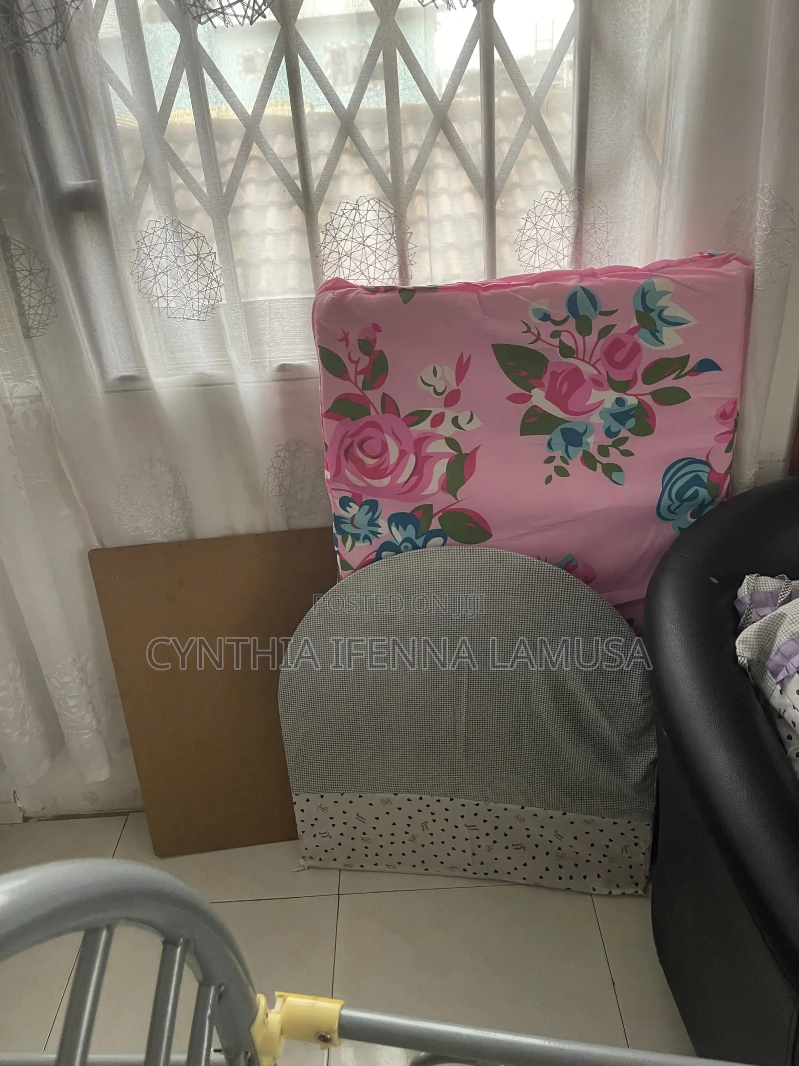 Durable Metal Baby Crib / Cot With Complete Bedding Set