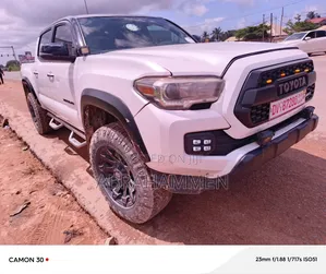 Toyota Tacoma 2018 White