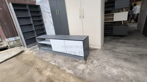 Foreign Wood Laminated TV Stand