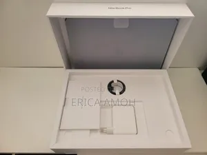 New Laptop Apple MacBook Pro 2024 M3 18GB Apple M3 Pro SSD 512GB