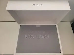 New Laptop Apple MacBook Pro 2024 M3 18GB Apple M3 Pro SSD 512GB