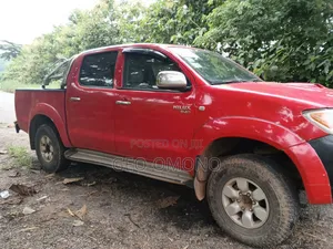 Toyota Hilux 2012 Red