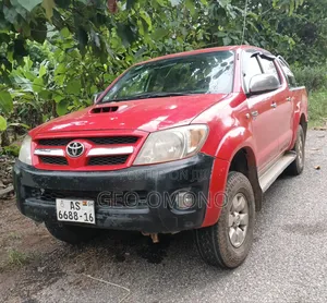 Toyota Hilux 2012 Red