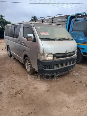 Toyota HiAce 2009 Silver