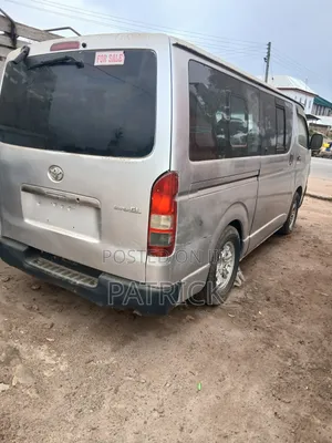 Toyota HiAce 2009 Silver