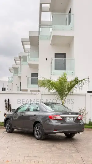 Toyota Corolla LE Special Edition 4dr Sedan (1.8L 4cyl 4A) 2013 Gray