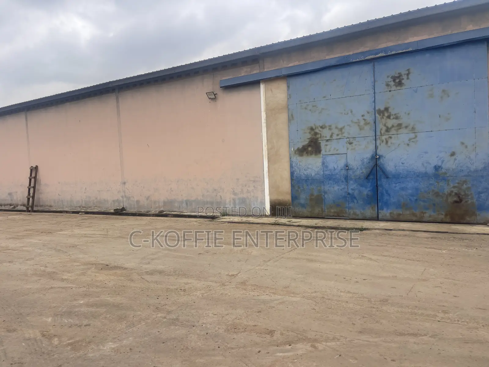 Class 800 SQM Warehouse at Spintex for Rent