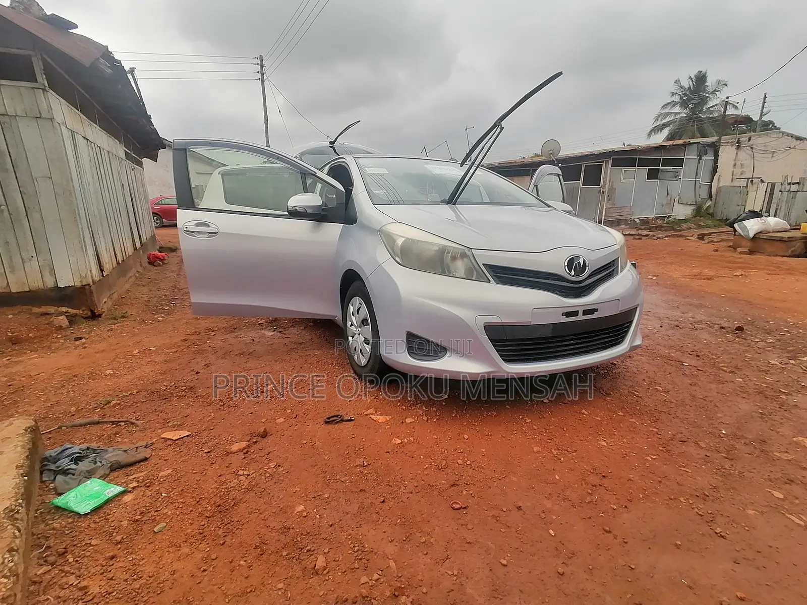 Toyota Vitz 2013 Gray
