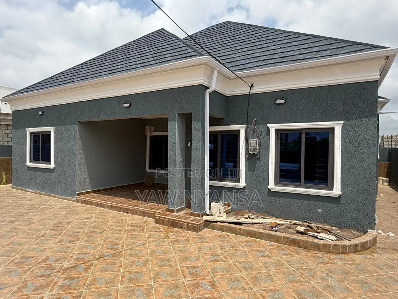 3bdrm House in Bn Estate, Ablekuma for sale